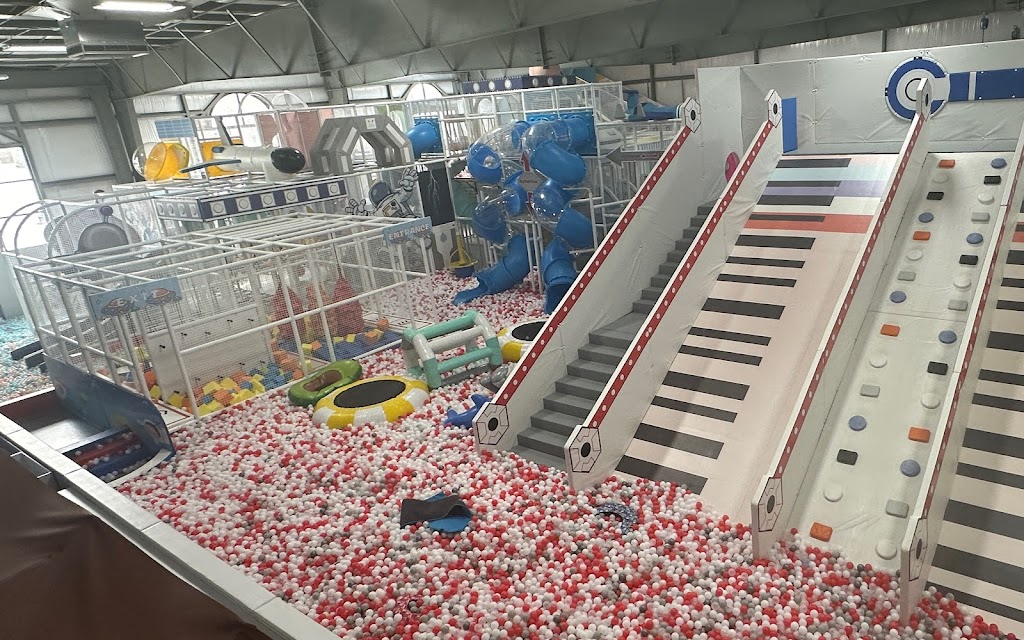 Smileys Space Themed Adventure Park | restaurant | 1526 Deer Run Drive, Mishawaka, IN 46545, USA | 5747108754 OR +1 574-710-8754