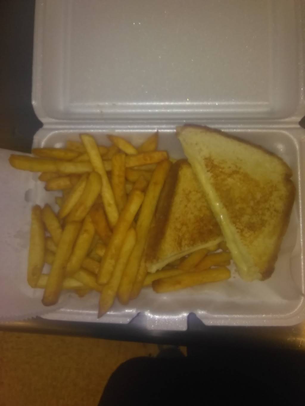 Village Pizza | restaurant | 991 S Main St, Plantsville, CT 06479, USA | 8606200022 OR +1 860-620-0022