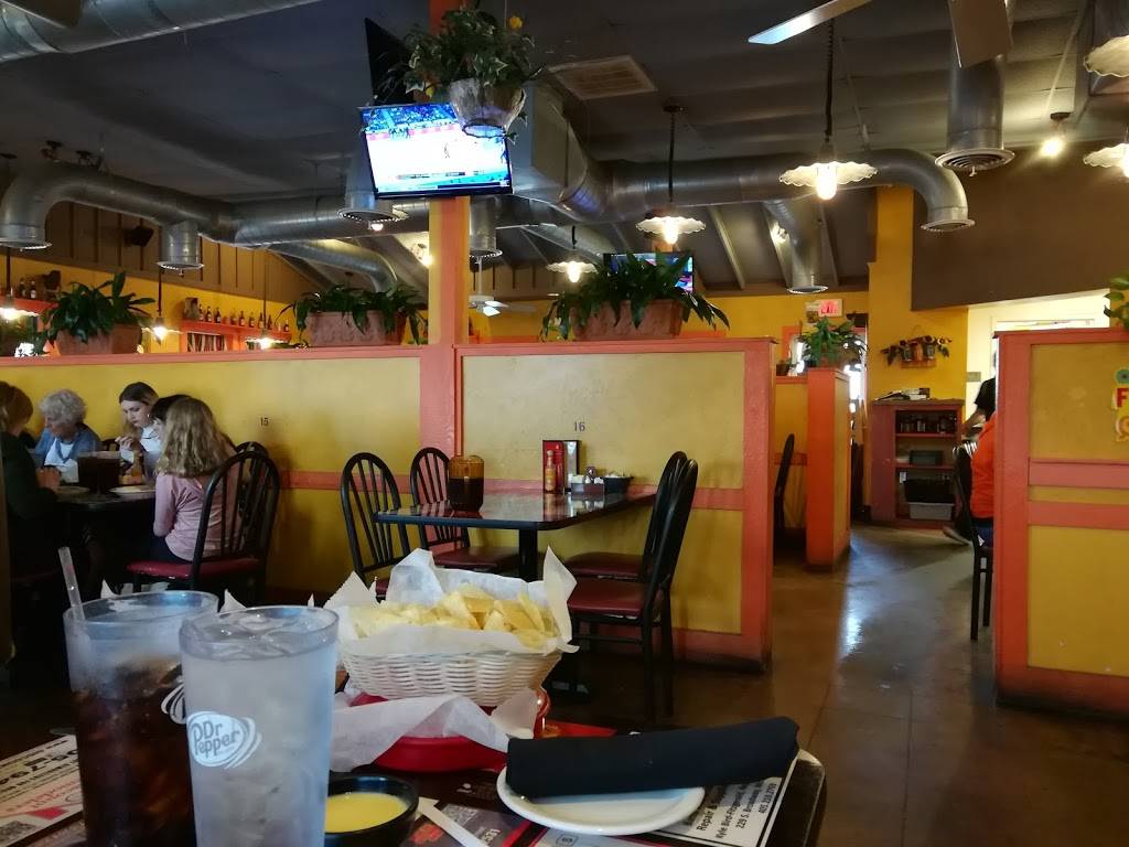 Mamaveca Mexican and Peruvian Restaurant | restaurant | 6343, 2551 Hemphill Dr, Norman, OK 73069, USA | 4055734003 OR +1 405-573-4003