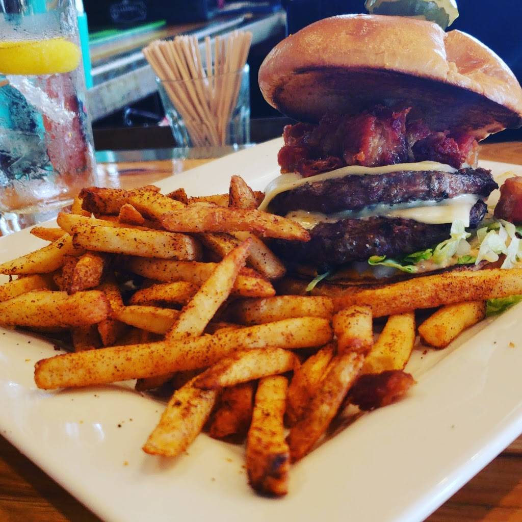 Saints Pub + Patio Urbandale | restaurant | 3701 NW 86th St, Urbandale, IA 50322, USA | 5155282039 OR +1 515-528-2039