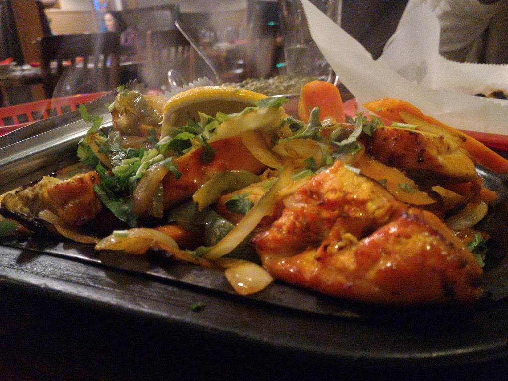 India Palace | restaurant | 129 E 10th St, Lawrence, KS 66044, USA | 7853314300 OR +1 785-331-4300