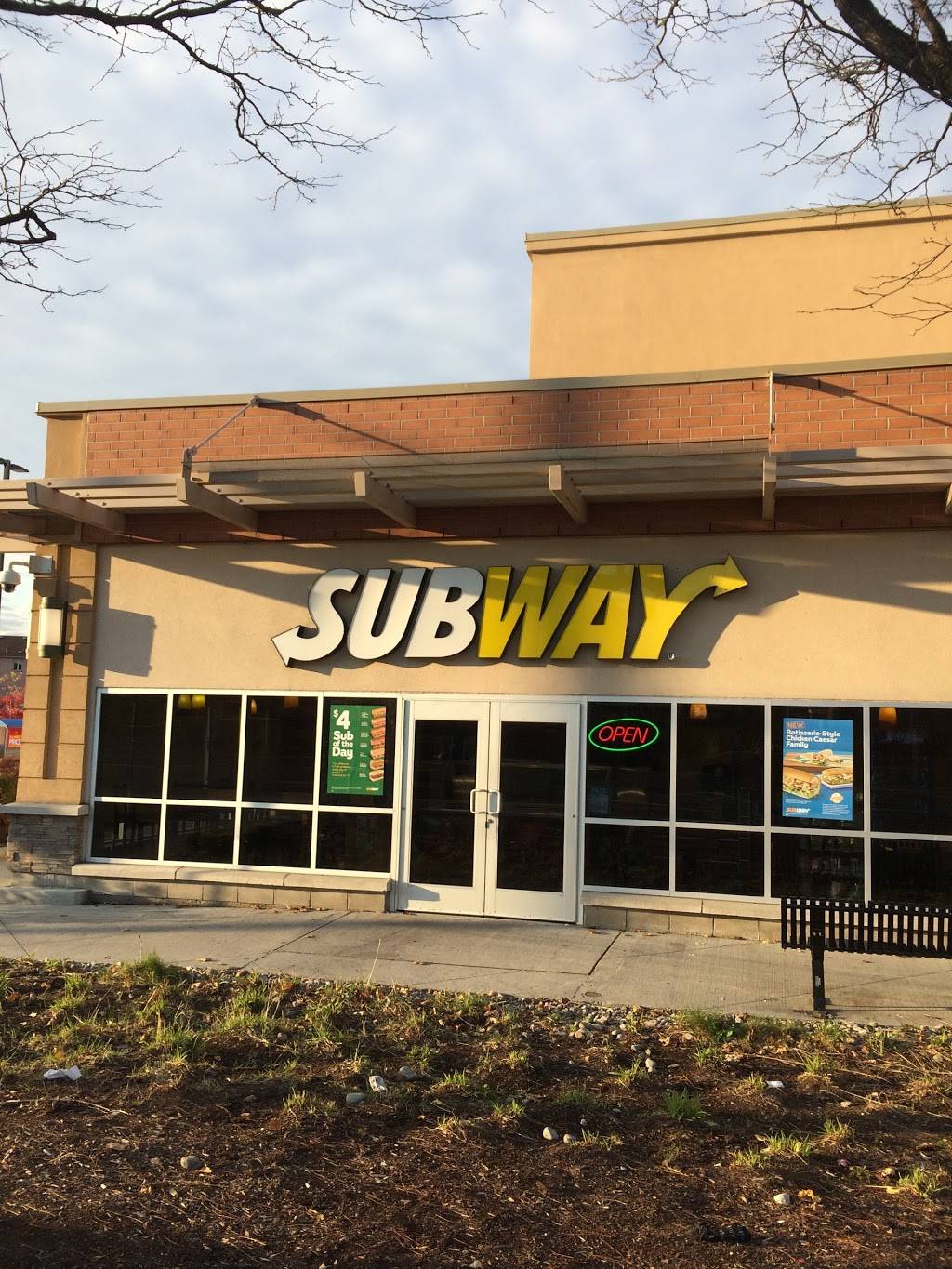 Subway | restaurant | 3132 Eglinton Ave E Unit #B1, Scarborough, ON M1J 2H1, Canada | 4162614040 OR +1 416-261-4040