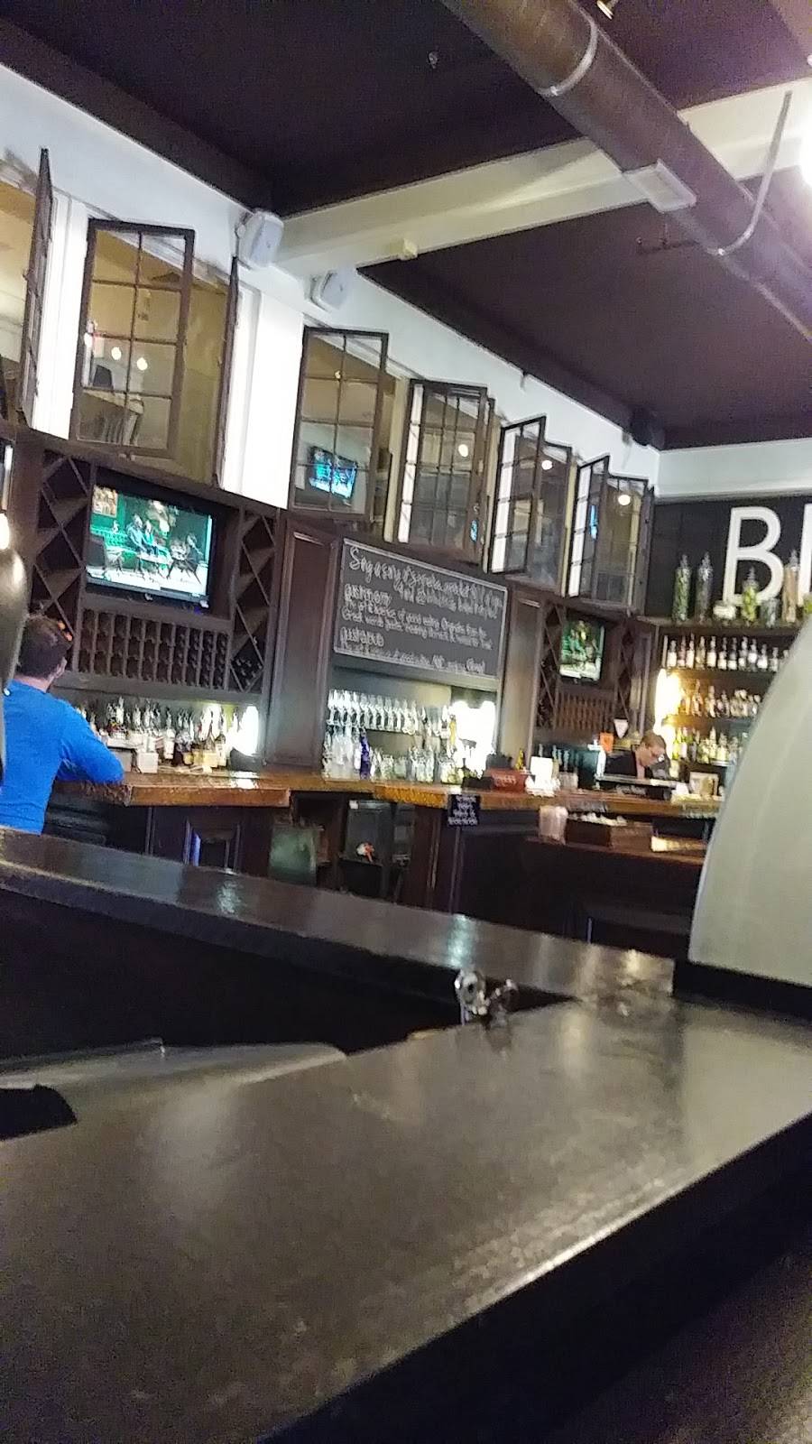 Blackbird Gastropub | restaurant | 575 S University Blvd, Norman, OK 73069, USA | 4059285555 OR +1 405-928-5555