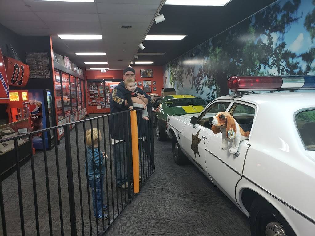 Hardees | restaurant | 411 S Broadway St, Portland, TN 37148, USA | 6153256585 OR +1 615-325-6585