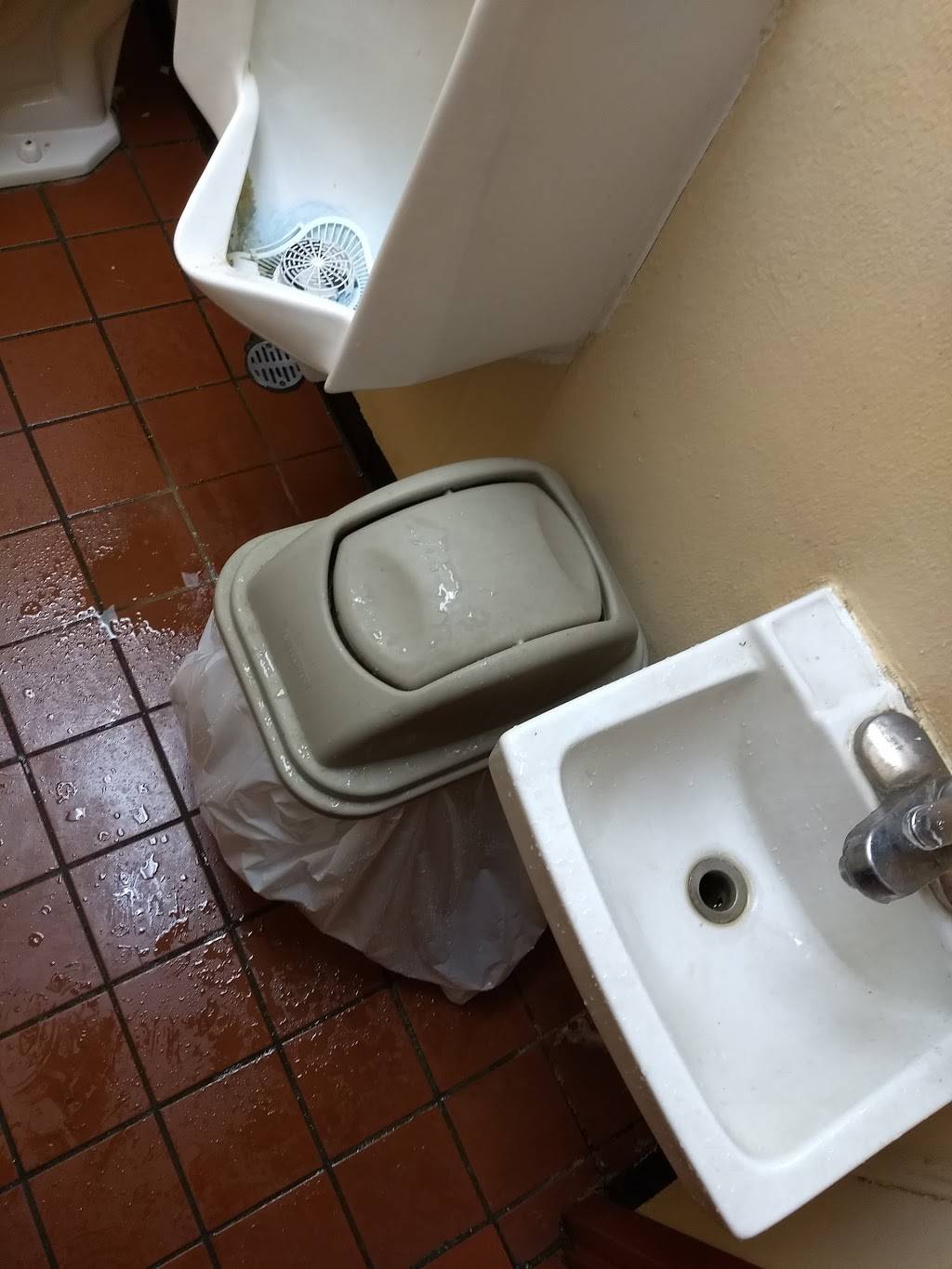 Pizza Hut | restaurant | 603 Center Pkwy, Yorkville, IL 60560, USA | 6305537061 OR +1 630-553-7061