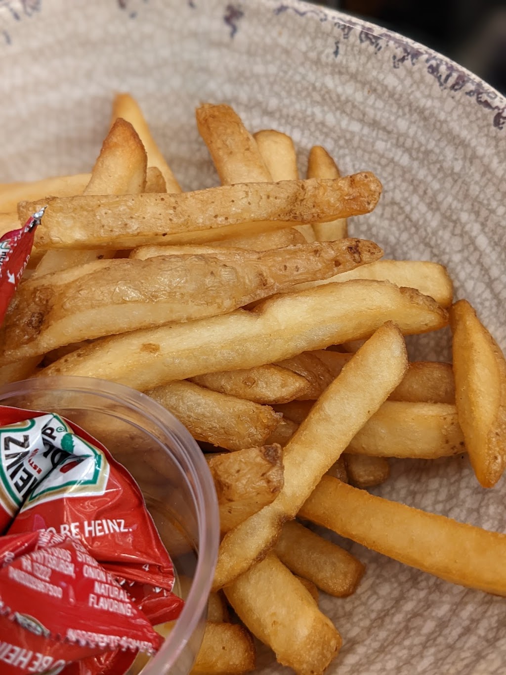 Rossi | restaurant | Terminal C, Queens, NY 11371, USA | 6466890544 OR +1 646-689-0544