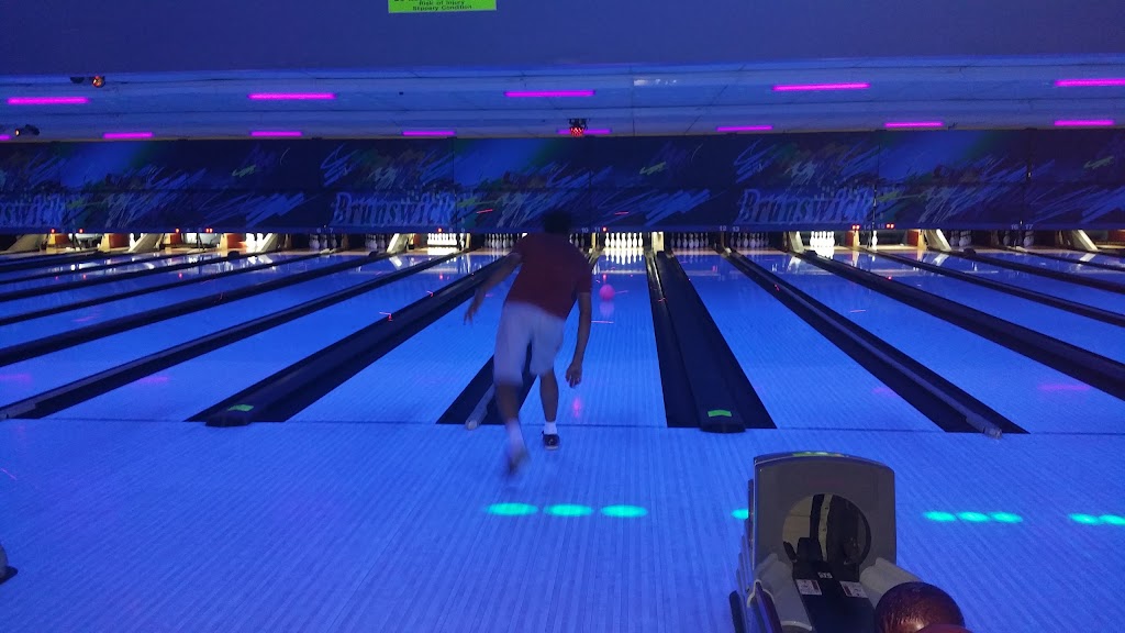 Bowlero Augusta | restaurant | 3067 Washington Rd, Augusta, GA 30907, USA | 7068601667 OR +1 706-860-1667