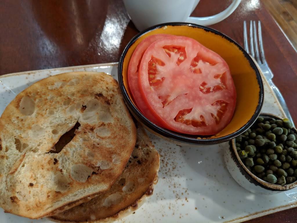 Tradewinds Restaurant | restaurant | 6677 Sea Harbor Dr, Orlando, FL 32821, USA | 4073515555 OR +1 407-351-5555