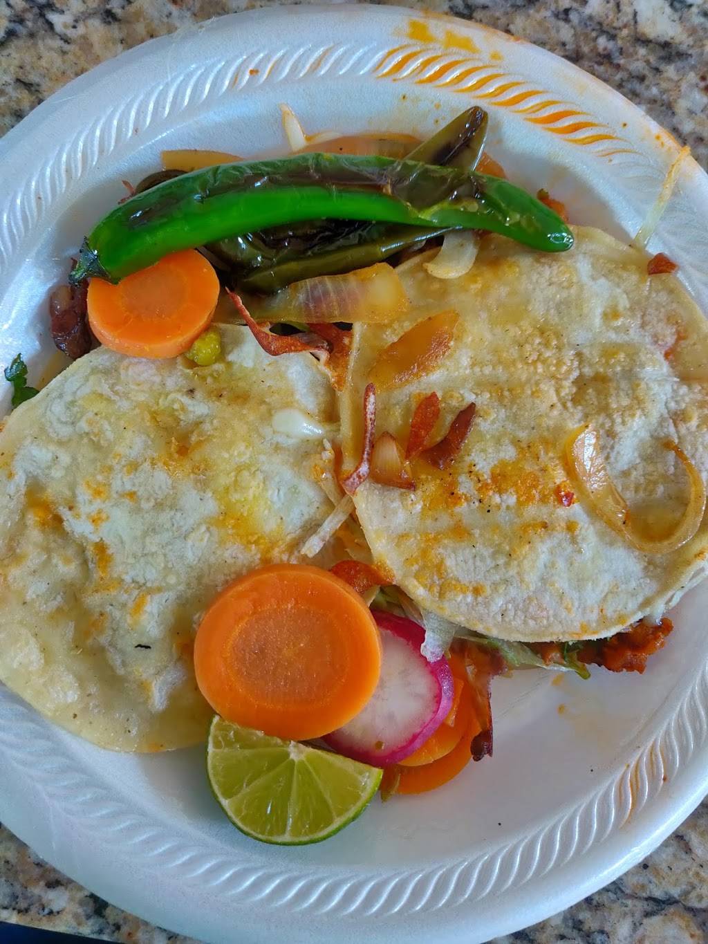 Taqueria Soccer Taco Truck | restaurant | 2202 Dickerson Pike, Nashville, TN 37207, USA | 6156748917 OR +1 615-674-8917