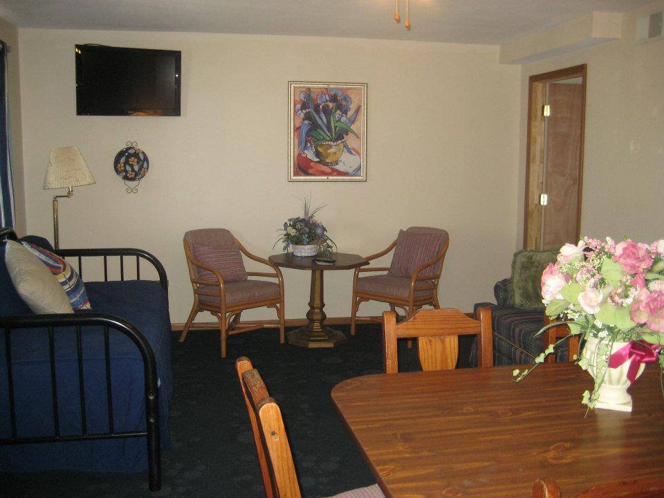 Alhonna Resort & Marina | night club | 677 Outer Dr, Lake Ozark, MO 65049, USA | 5733652634 OR +1 573-365-2634