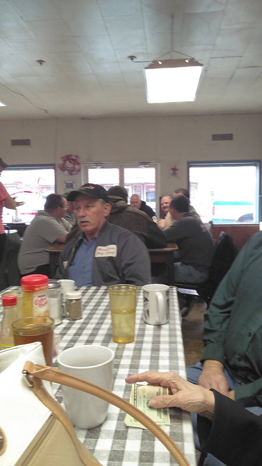 Dawns Diner | restaurant | 200 E Main St, Marmaduke, AR 72443, USA | 8707832424 OR +1 870-783-2424