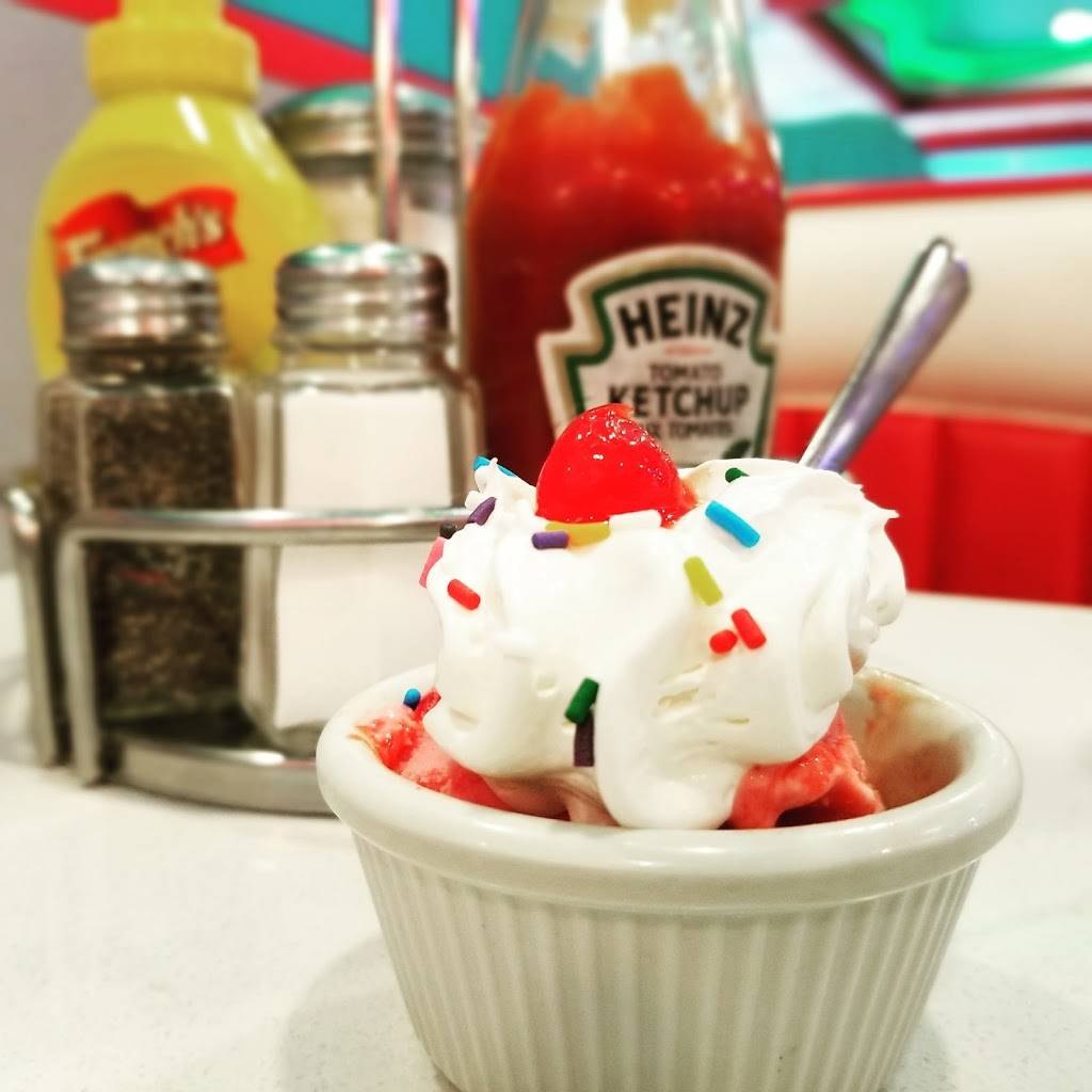 Angels Diner | restaurant | 23 Wellington St E, Guelph, ON N1H 3R7, Canada | 5198220507 OR +1 519-822-0507