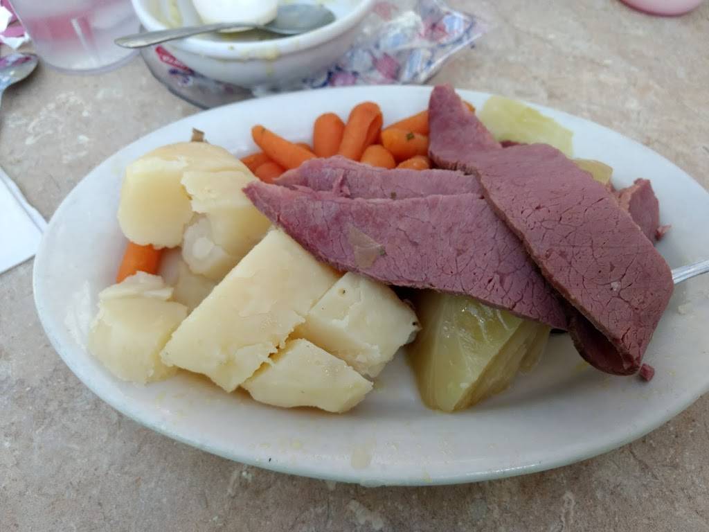 Georges Family Dining | restaurant | 303 S Wayne Rd, Westland, MI 48186, USA | 7344677700 OR +1 734-467-7700