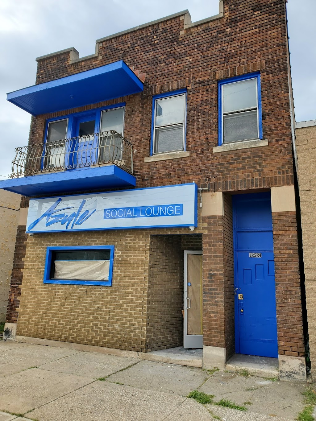 AZULE SOCIAL LOUNGE | restaurant | 12524 Lorain Ave, Cleveland, OH 44111, USA | 2167859519 OR +1 216-785-9519