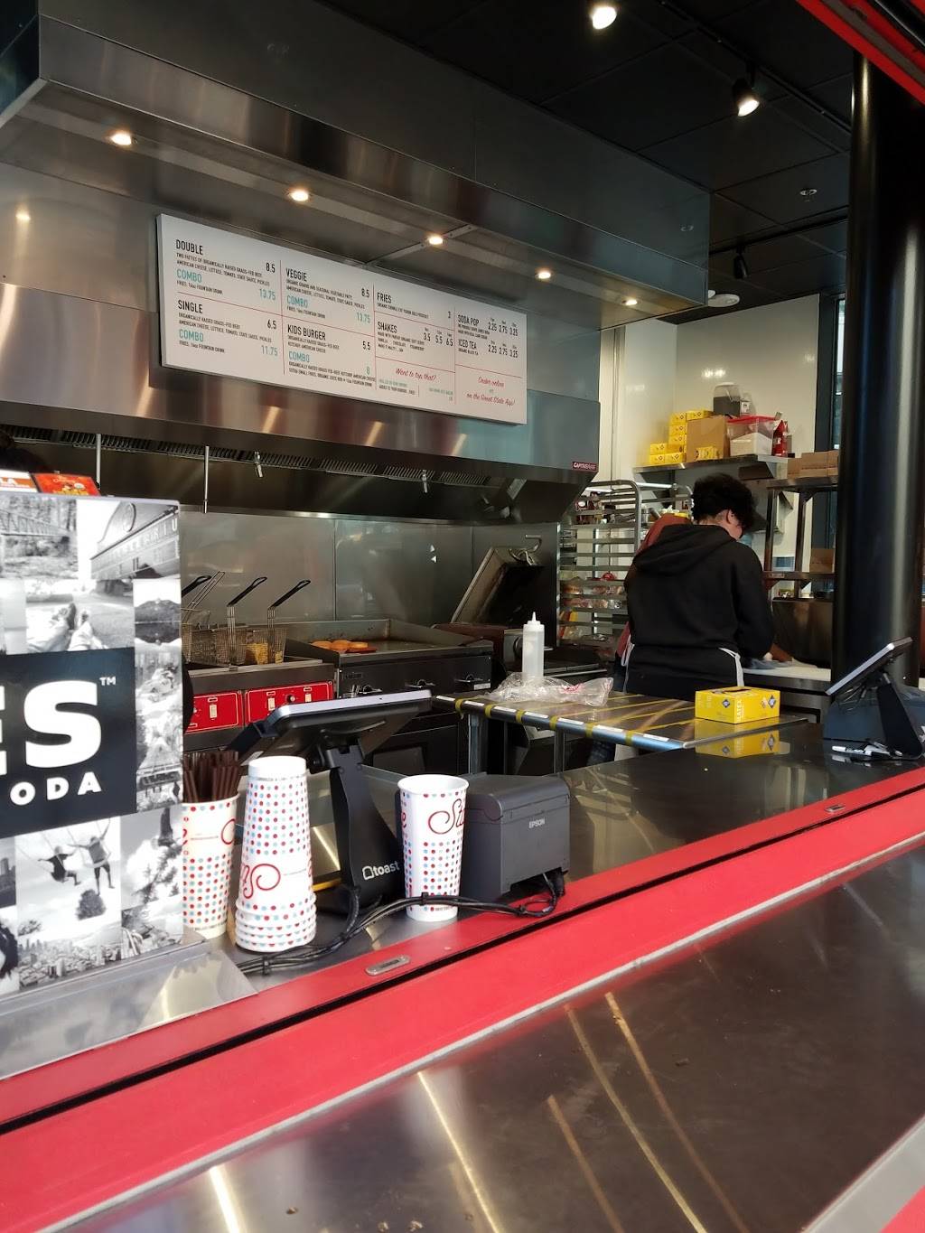 Great State Burger | restaurant | 1111 3rd Ave, Seattle, WA 98101, USA | 2067757111 OR +1 206-775-7111