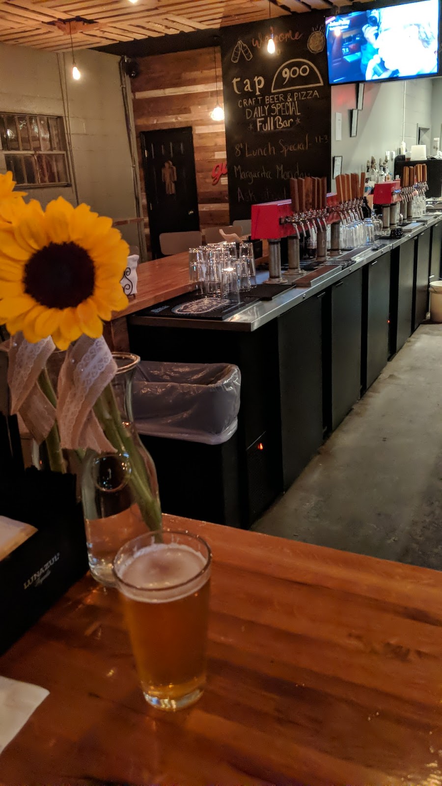 Tap900 | restaurant | 412 England St, Ashland, VA 23005, USA | 8042993302 OR +1 804-299-3302