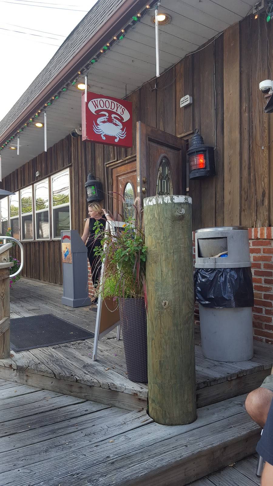 Woodys Crab House | bakery | 29 S Main St, North East, MD 21901, USA | 4102873541 OR +1 410-287-3541