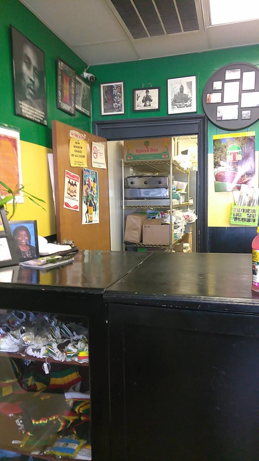 Paradise West Indian American | restaurant | 2006 Randleman Rd # A, Greensboro, NC 27406, USA | 3362733552 OR +1 336-273-3552