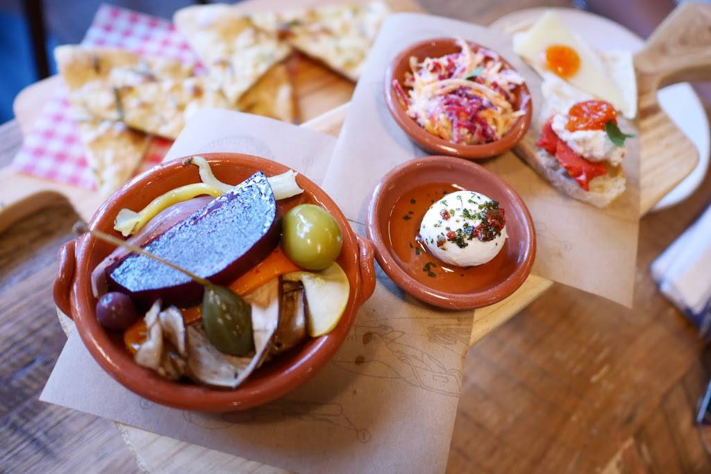 Jamies Italian Square One | restaurant | 100 City Centre Drive, 454 Square One Dr Unit #2, Mississauga, ON L5B 2C9, Canada | 9057669090 OR +1 905-766-9090