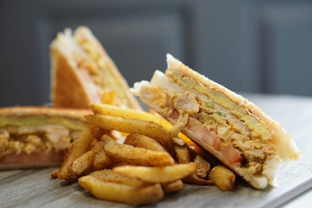 Yeh Cheez! | restaurant | 81 James Snow Pkwy N #4, Milton, ON L9E 0H3, Canada | 9058754320 OR +1 905-875-4320