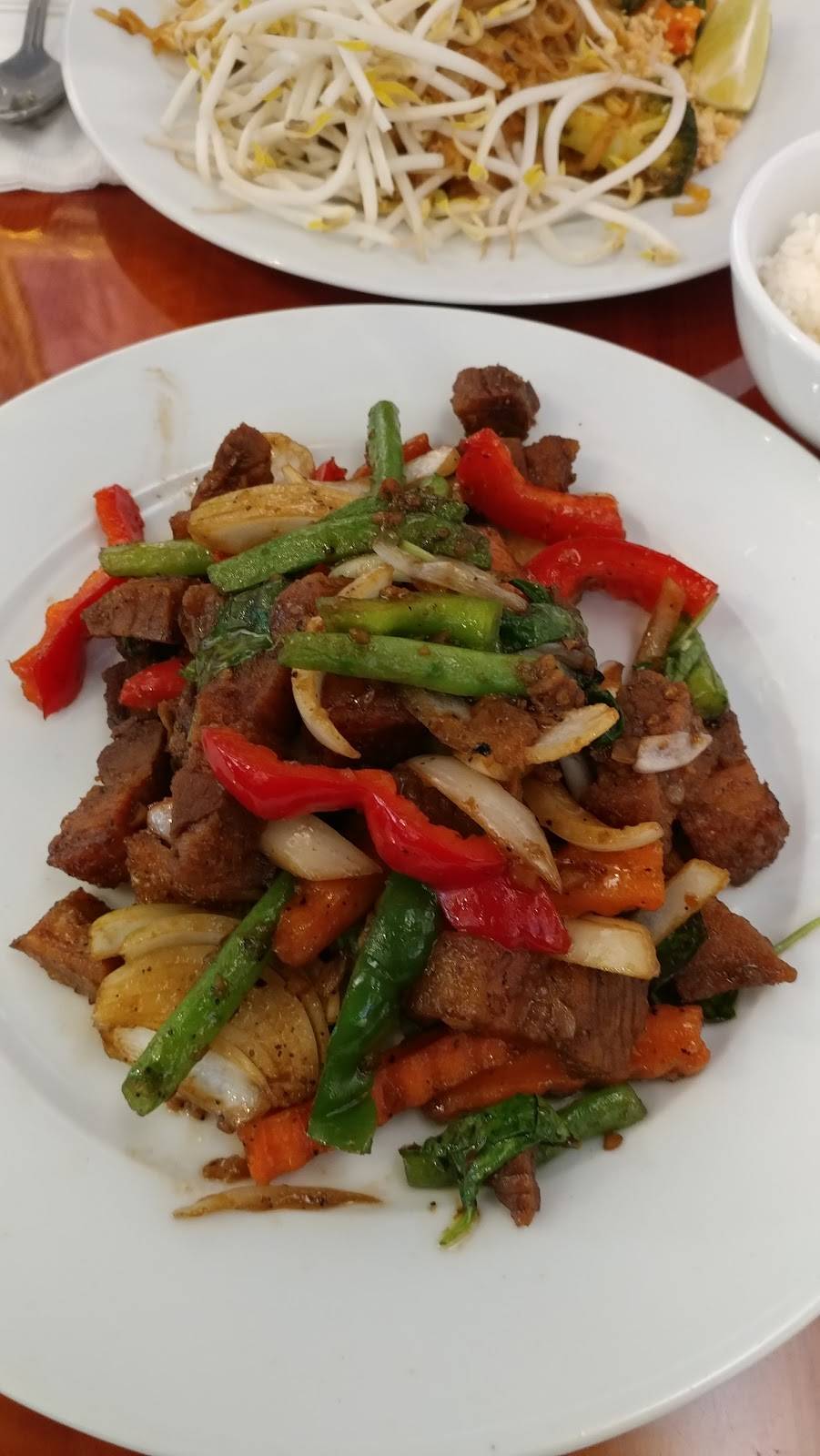 Tommy Thai | restaurant | 85-32 Grand Ave, Queens, NY 11373, USA | 9178326881 OR +1 917-832-6881