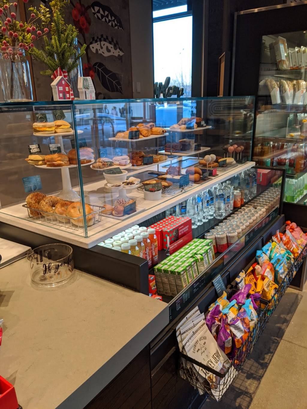 Starbucks | cafe | 305 W Olive Ave Suite 101, Madera, CA 93637, USA | 5597183377 OR +1 559-718-3377