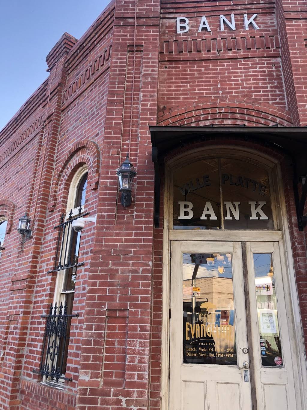 Cafe Evangeline | restaurant | 102 W Main St, Ville Platte, LA 70586, USA | 3373633603 OR +1 337-363-3603