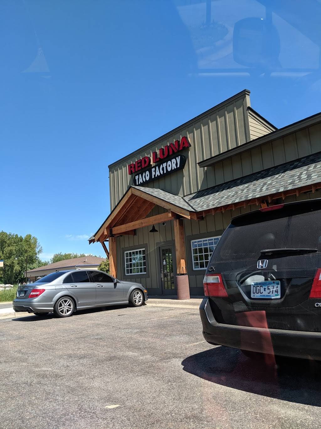 Red Luna Taco Factory | restaurant | 5960 US-61, White Bear Lake, MN 55110, USA | 6517887136 OR +1 651-788-7136