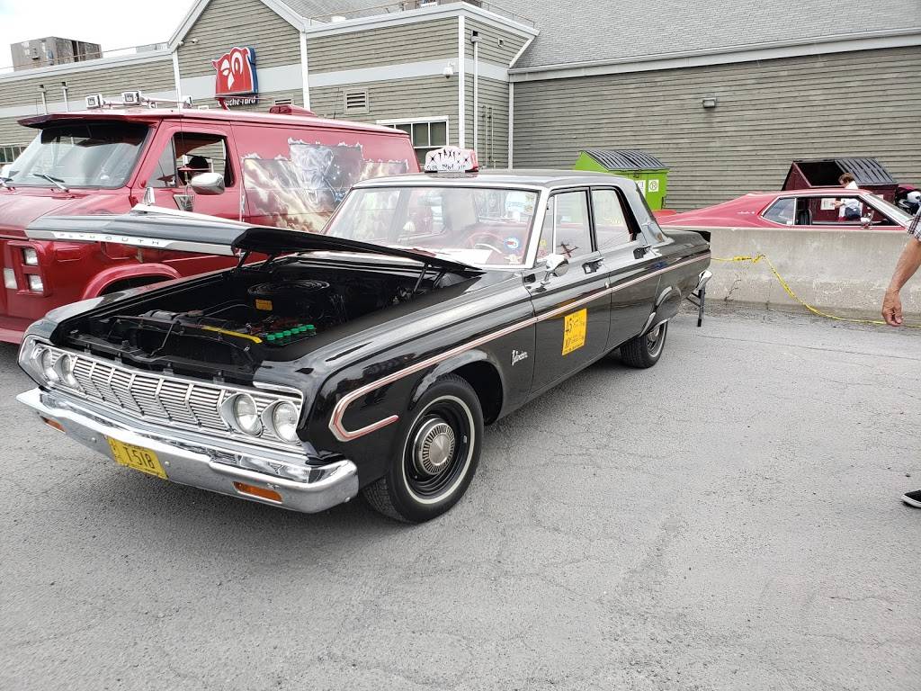 Resto Sortie 55 | restaurant | 235 Chemin de lAnge Gardien, Ange-Gardien, QC J0E 1E0, Canada | 4502932149 OR +1 450-293-2149