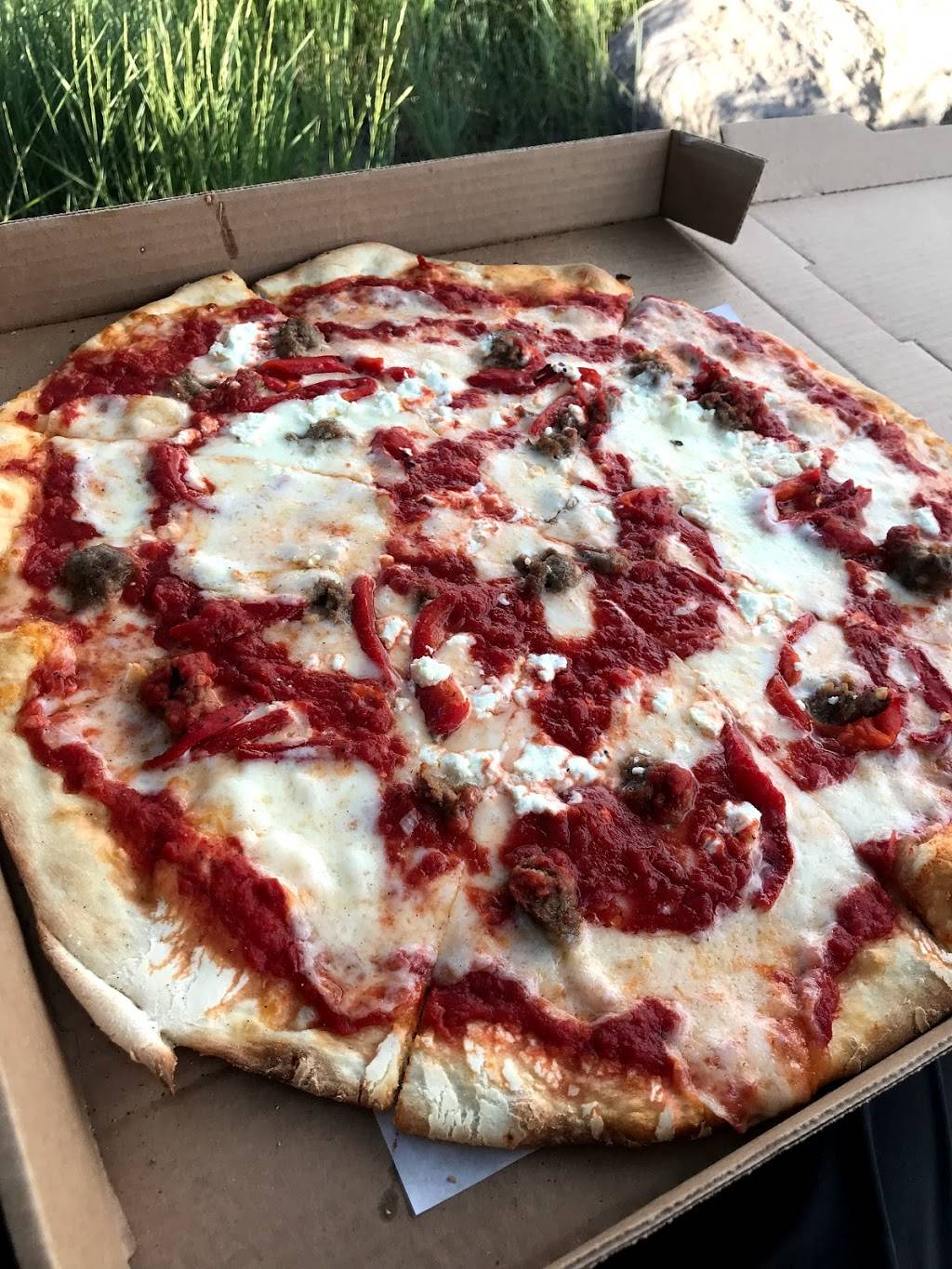 Best Pies Pizzeria & Restaurant | restaurant | 10068 Donner Pass Rd, Truckee, CA 96161, USA | 5305821111 OR +1 530-582-1111