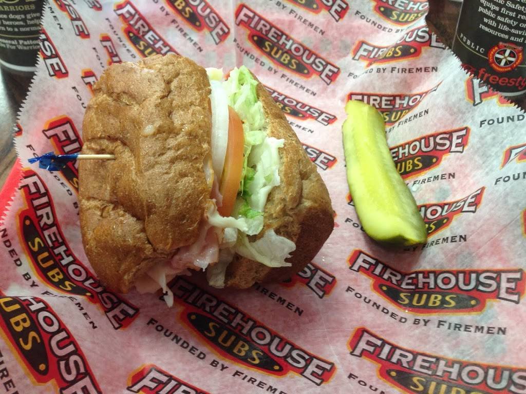 Firehouse Subs West Bend Center | restaurant | 1733 S Main St, West Bend, WI 53095, USA | 2624292222 OR +1 262-429-2222