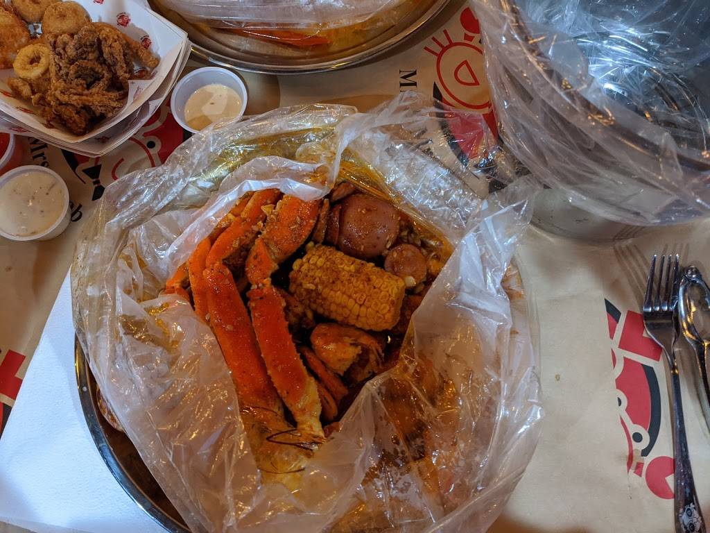 Mr. & Mrs. Crab | restaurant | 4426 W Gandy Blvd, Tampa, FL 33611, USA | 8135155828 OR +1 813-515-5828