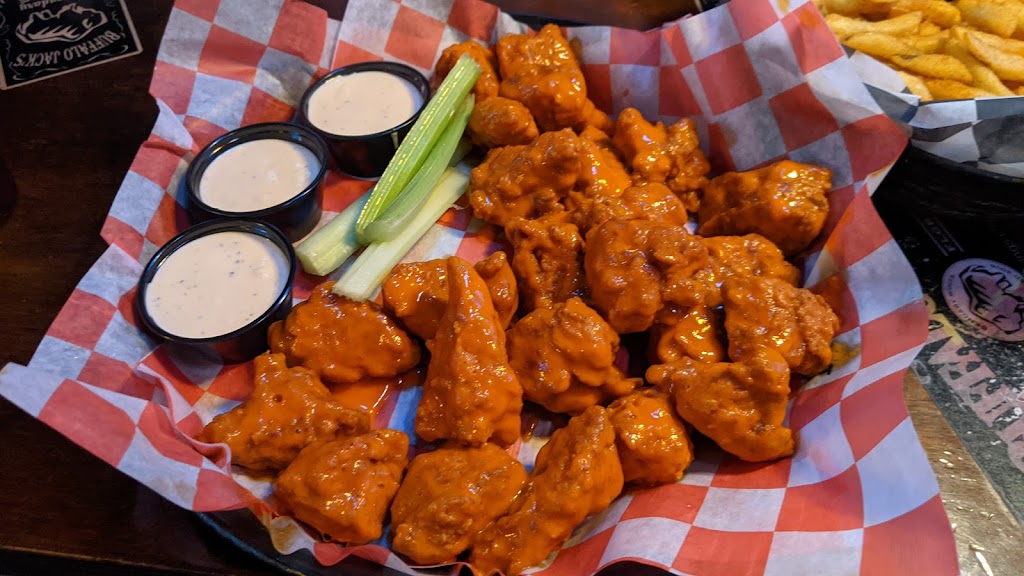 Buffalo Jacks Legendary Wings & Pizza | restaurant | 11275 Emerald Coast Pkwy #3, Destin, FL 32550, USA | 8504246288 OR +1 850-424-6288
