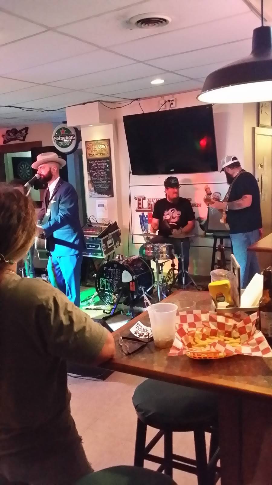 Leitersburg Tavern | restaurant | 21400 Leiter St, Hagerstown, MD 21742, USA | 2403474821 OR +1 240-347-4821