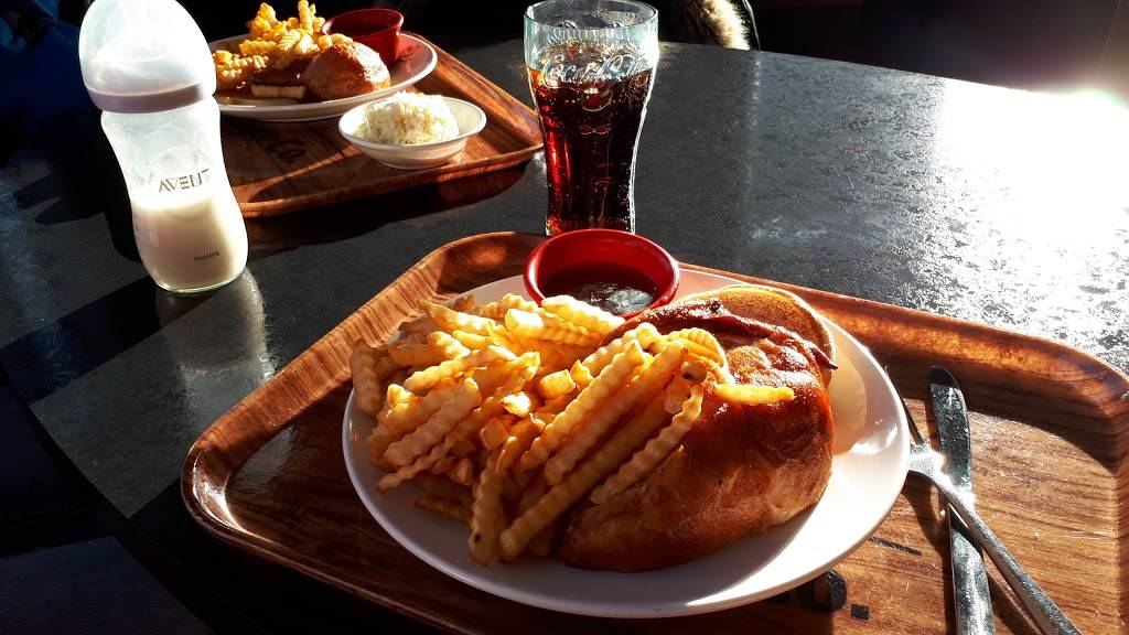 Benny&Co. | restaurant | 2015 12e Avenue N #800, Sherbrooke, QC J1E 4J6, Canada | 8199874440 OR +1 819-987-4440