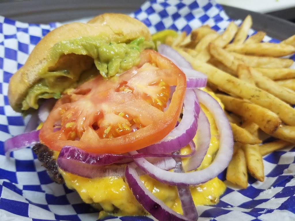 Point Burger Bar Milwaukee | restaurant | 10950 Good Hope Rd, Milwaukee, WI 53224, USA | 4147972970 OR +1 414-797-2970