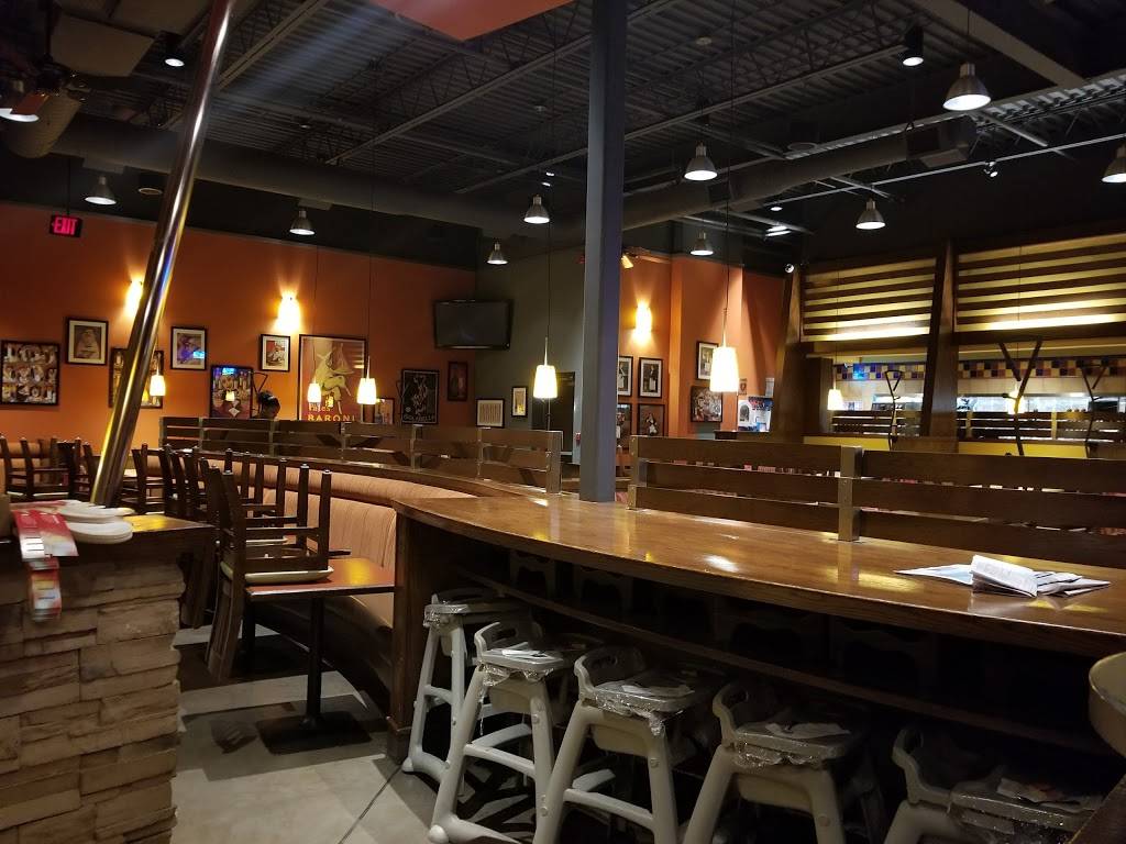 Boston Pizza | restaurant | 5 Carlson Ct, Etobicoke, ON M9W 6A2, Canada | 4166799320 OR +1 416-679-9320