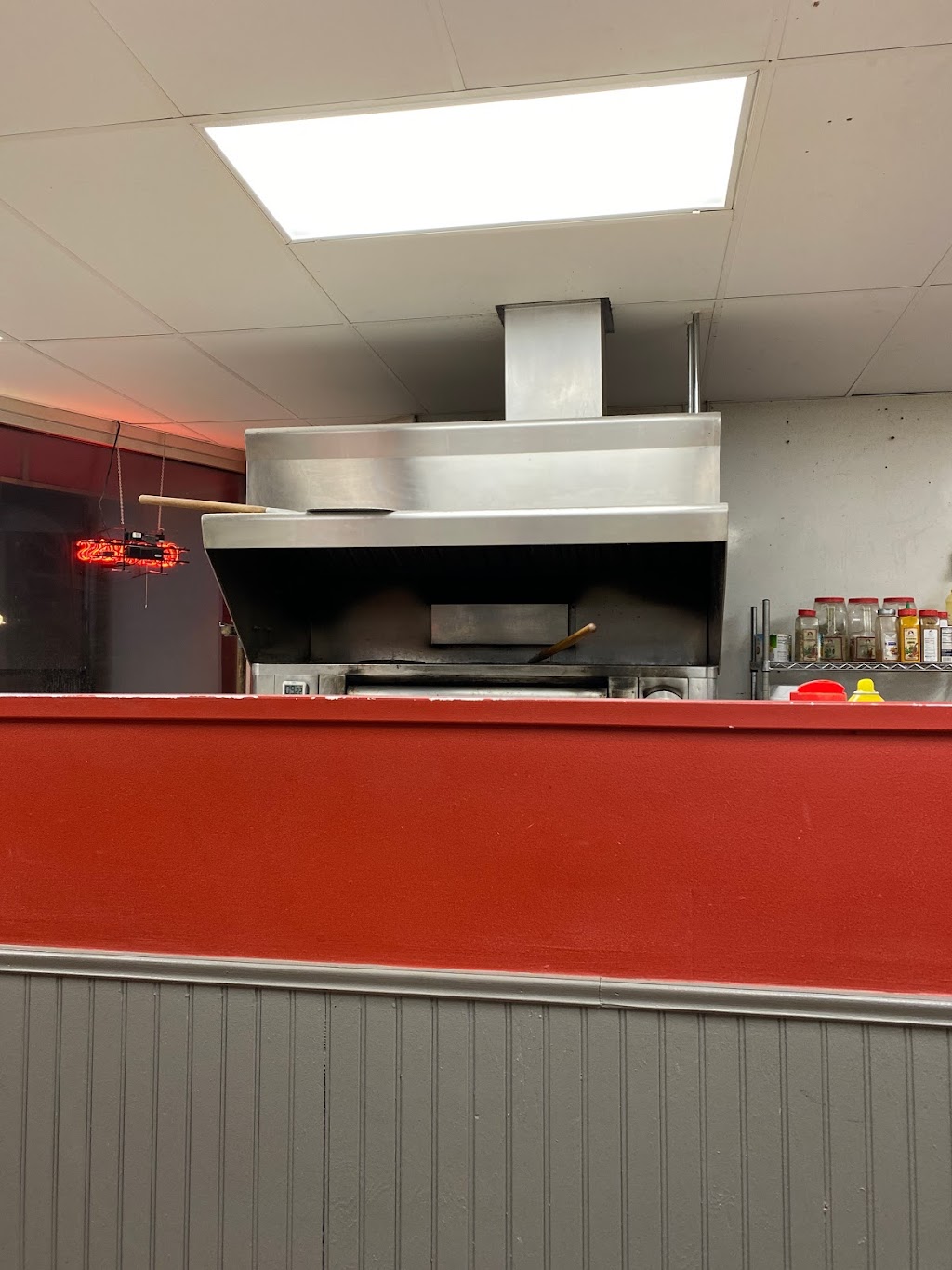 Pyramid Pizza & Grill | restaurant | 2329 Hennepin Ave S, Minneapolis, MN 55405, USA | 6123773422 OR +1 612-377-3422