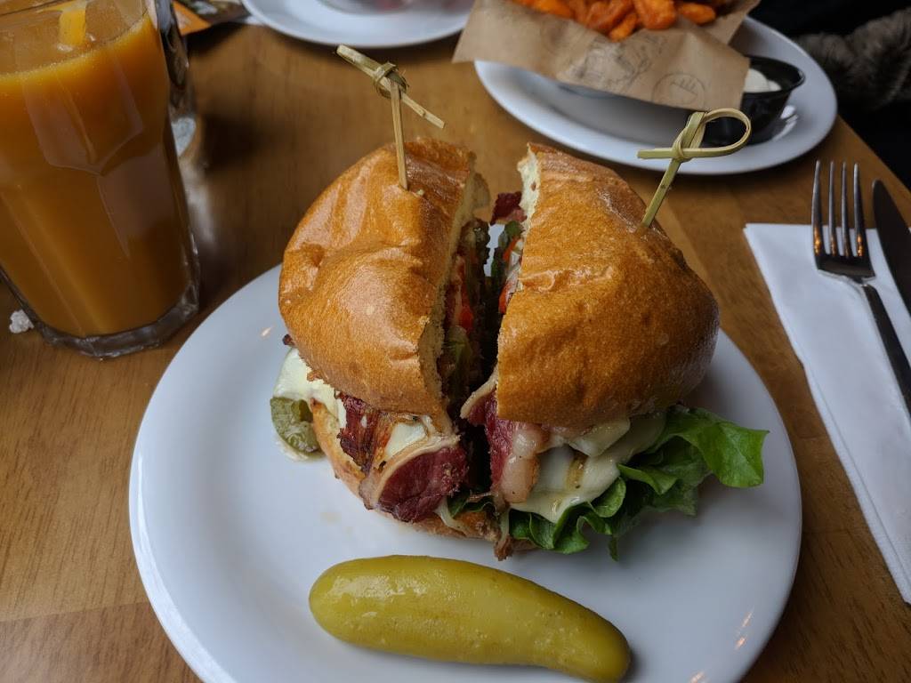 Soup N Burger | restaurant | 1825 Emmons Ave, Brooklyn, NY 11235, USA | 7185136939 OR +1 718-513-6939