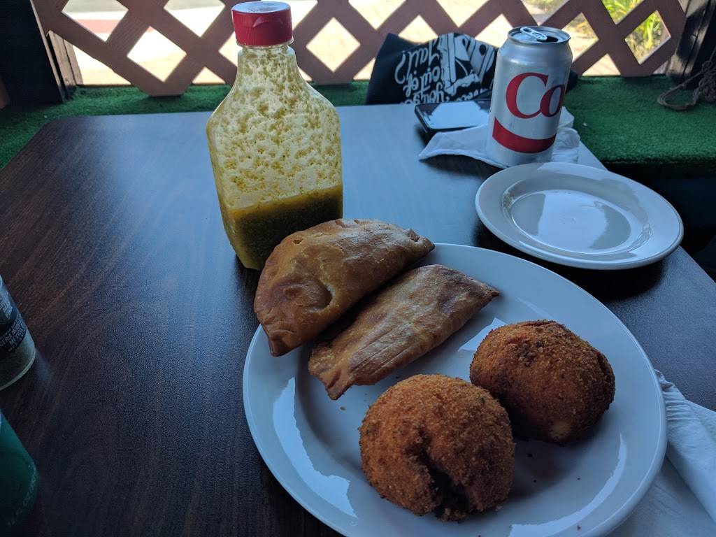 Santiagos Family Restaurant | restaurant | 34 Franklin St, Westfield, MA 01085, USA | 4135620210 OR +1 413-562-0210