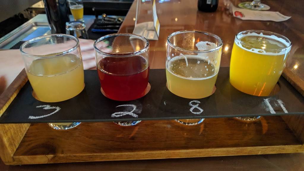 Half Barrel Beer Project | restaurant | 9650 Universal Blvd #143, Orlando, FL 32819, USA | 4072033946 OR +1 407-203-3946