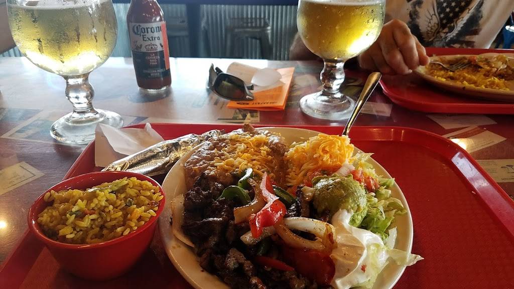 Fuzzys Taco Shop | restaurant | 2412 W Clay St, St Charles, MO 63301, USA | 6369253025 OR +1 636-925-3025