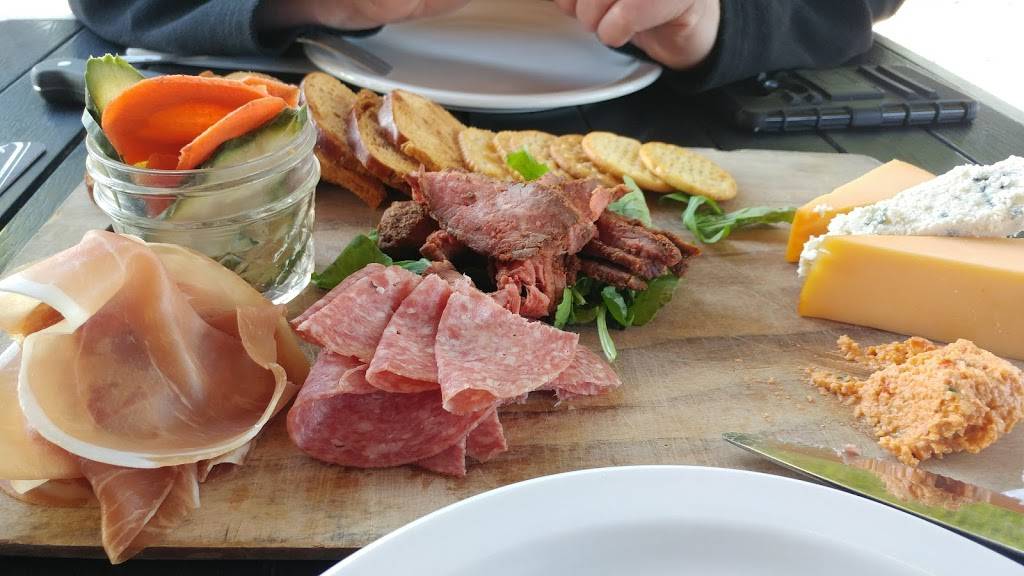 Brick House Tavern + Tap | restaurant | 4900 W Park Blvd, Plano, TX 75093, USA | 9725960916 OR +1 972-596-0916