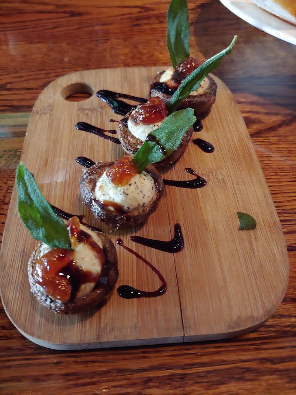 Coles Public House | restaurant | 209 S Main St, Amherst, OH 44001, USA | 4409847432 OR +1 440-984-7432