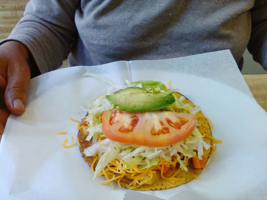 El Coco Rayado | restaurant | 2303 N Zarzamora St, San Antonio, TX 78201, USA | 2107318605 OR +1 210-731-8605