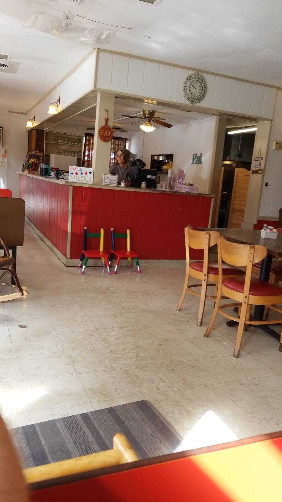 Carols Restaraunt | restaurant | Waverly, TN 37185, USA | 9312963300 OR +1 931-296-3300