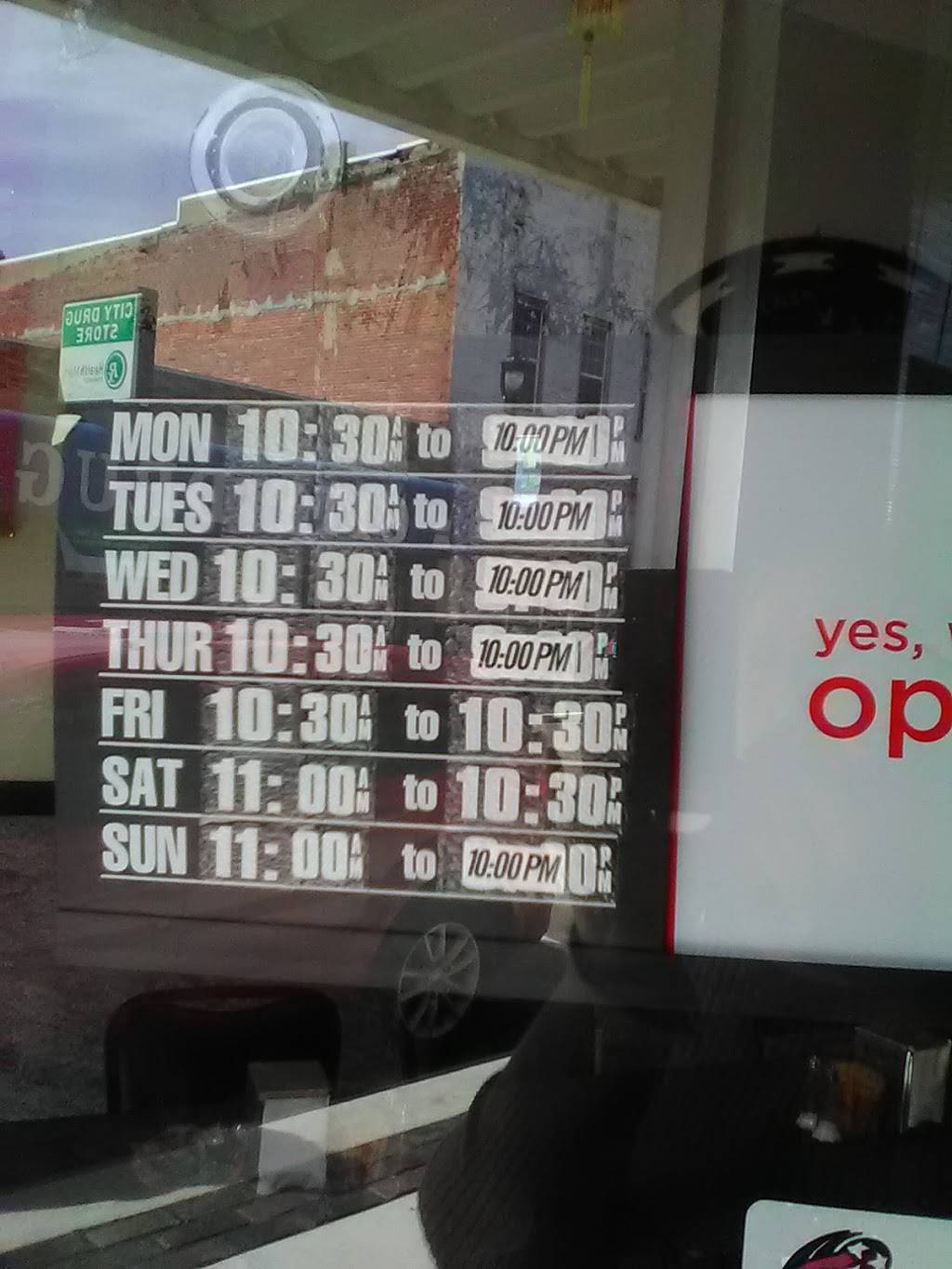 China King | restaurant | 119 E Main St, Henderson, TN 38340, USA | 7319835588 OR +1 731-983-5588