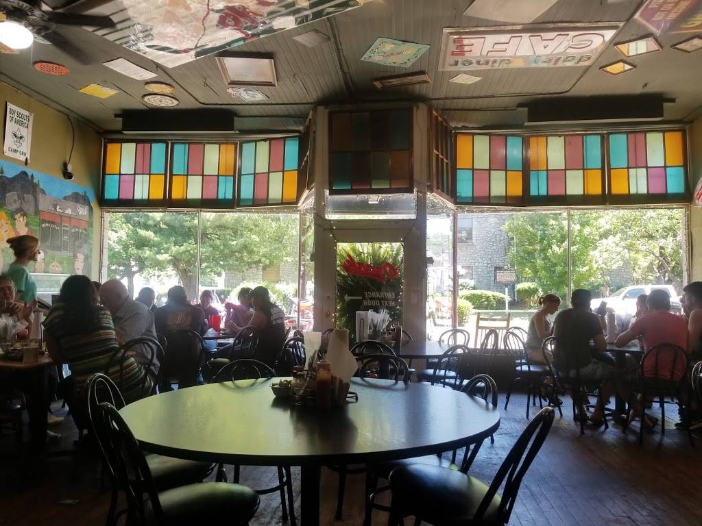 Ozark Cafe | meal takeaway | 107 E Court St, Jasper, AR 72641, USA | 8704462976 OR +1 870-446-2976