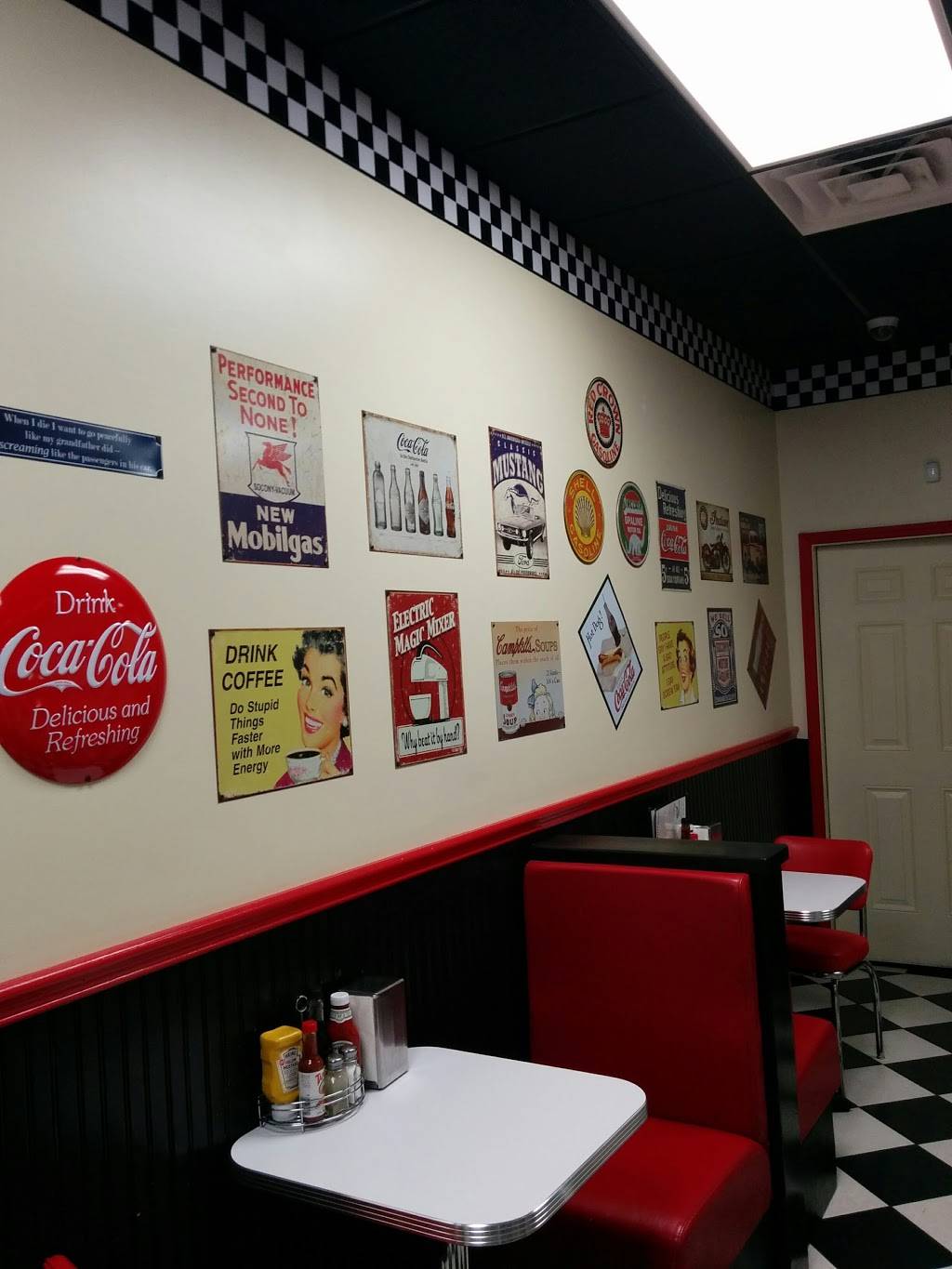 Market On Main St | restaurant | 312 12th St W, Bradenton, FL 34205, USA | 9412544973 OR +1 941-254-4973