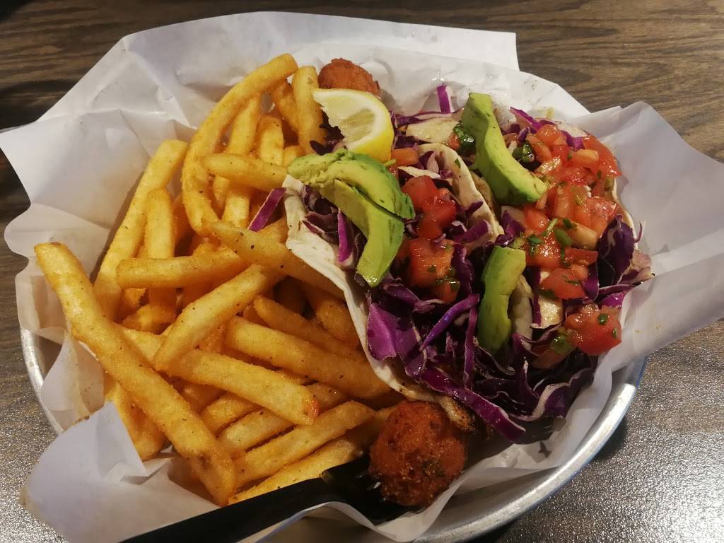 The Catch & The Wedge | restaurant | 2320 S Air Depot Blvd, Midwest City, OK 73110, USA | 4059313826 OR +1 405-931-3826